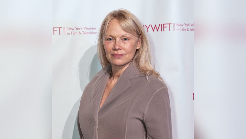 58-летняя Памела Андерсон кардинально сменила имидж