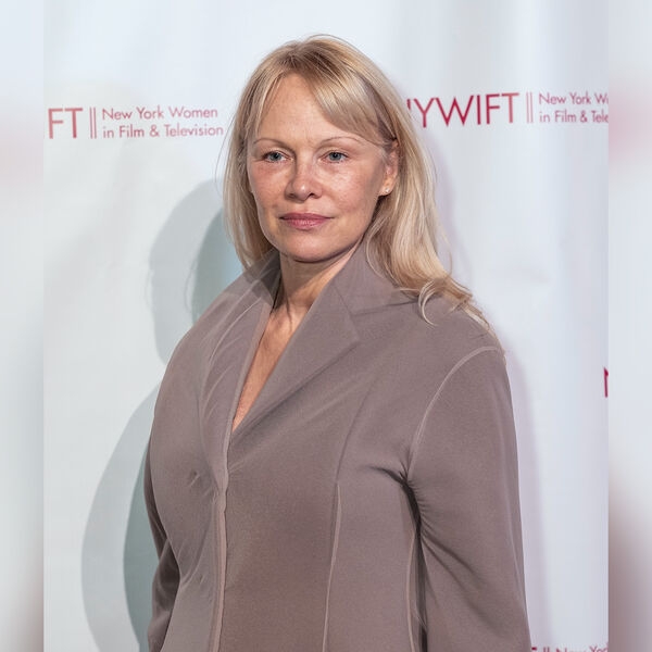58-летняя Памела Андерсон кардинально сменила имидж