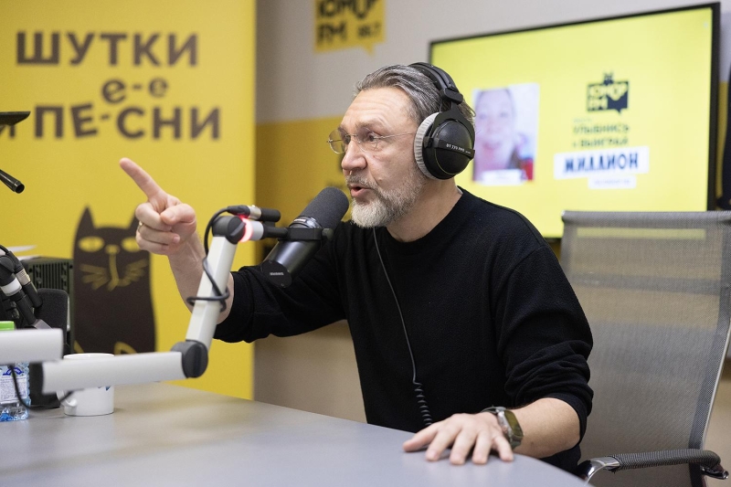 «Я очень не люблю поющих женщин»: Сергей Шнуров о вечной молодости, отношениях и новом треке