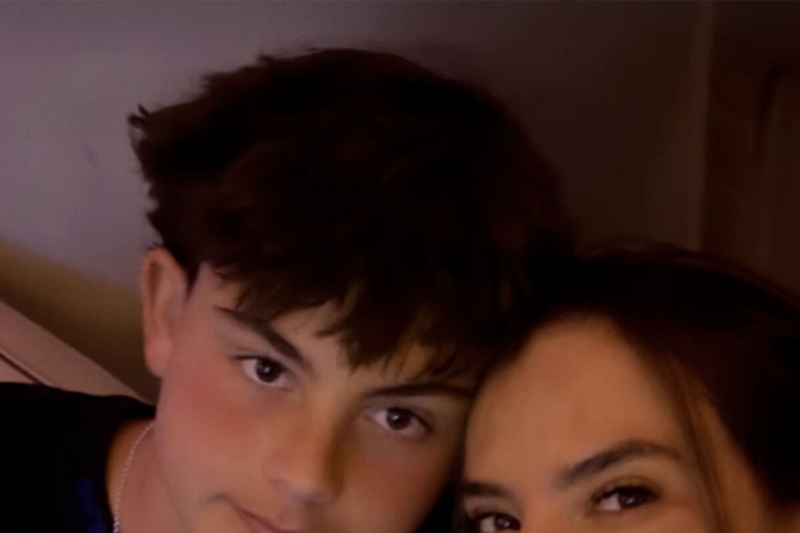 44-летняя «ангел» Victoria's Secret показала редкое фото с 13-летним сыном