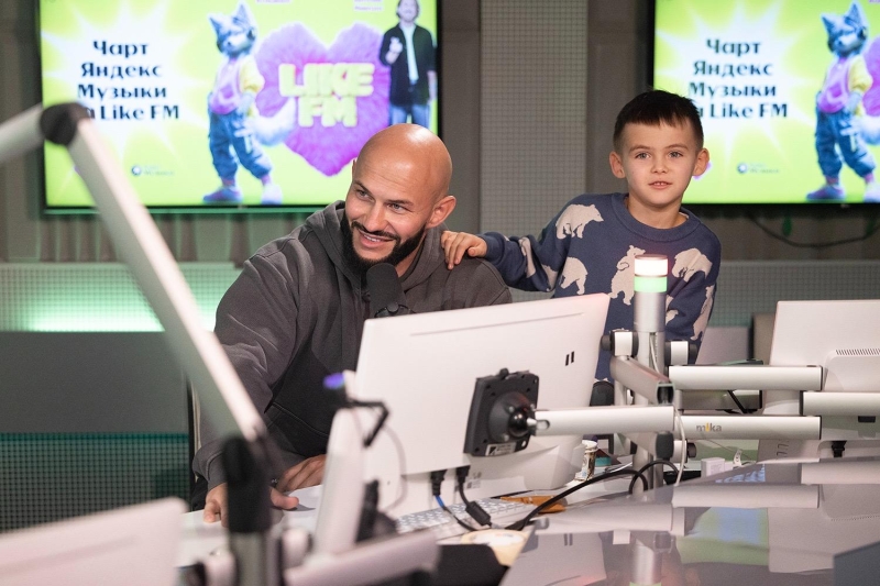 Джиган, Леша Свик, МОТ и фрэш-артисты в новом шоу на Like FM