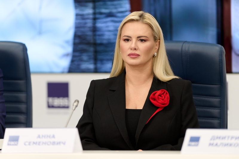 Звезды поздравили «Русское Радио» с присуждением Ордена Почета