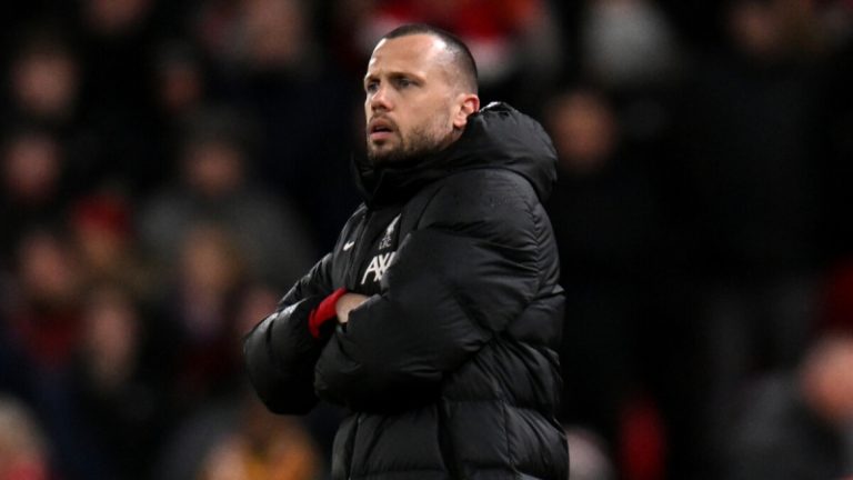 Хейтинга уволен с поста главного тренера «Аякса» после разгромного поражения от «Галатасарая»