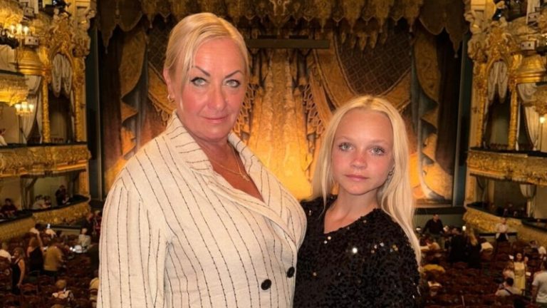 «Знала, но не думала, что он настолько дурак». Мать Костылевой заявила, что без ее помощи Плющенко не сможет тренировать фигуристку