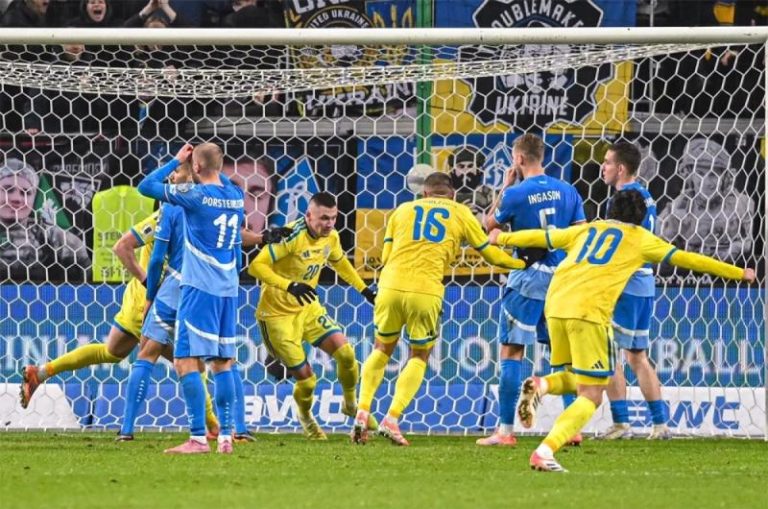 С молчаливого согласия ФИФА. Футбольные фанаты Украины грозят Москве