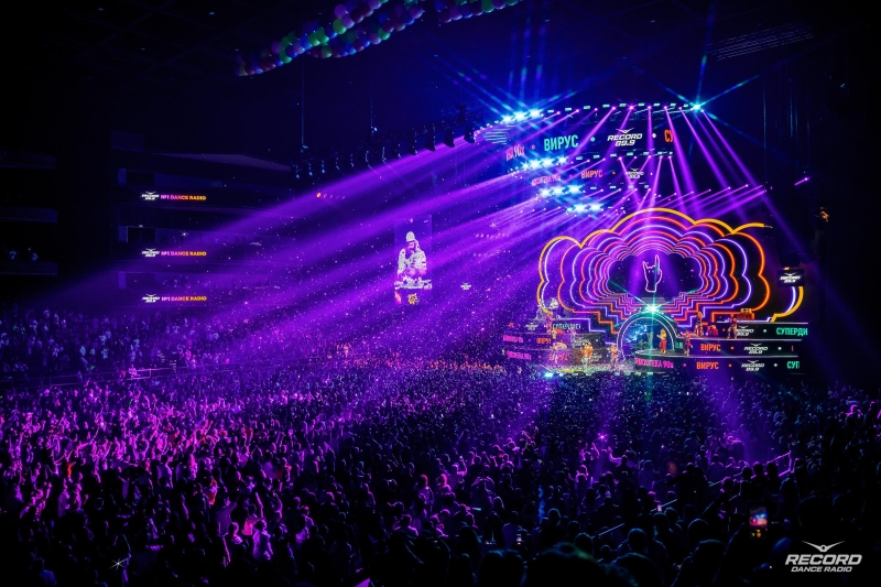 Алсу, «Вирус», трибьют Челентано: кого можно увидеть на главных сценах страны этой осенью