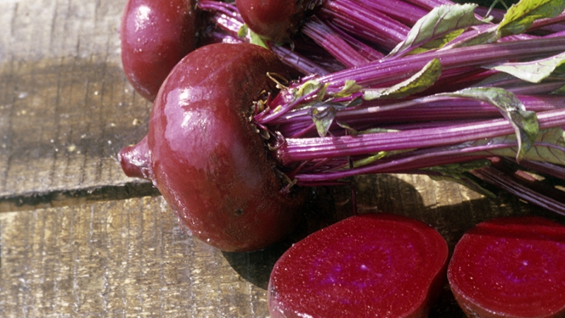 Биолог назвала очищающие кровь и печень продукты