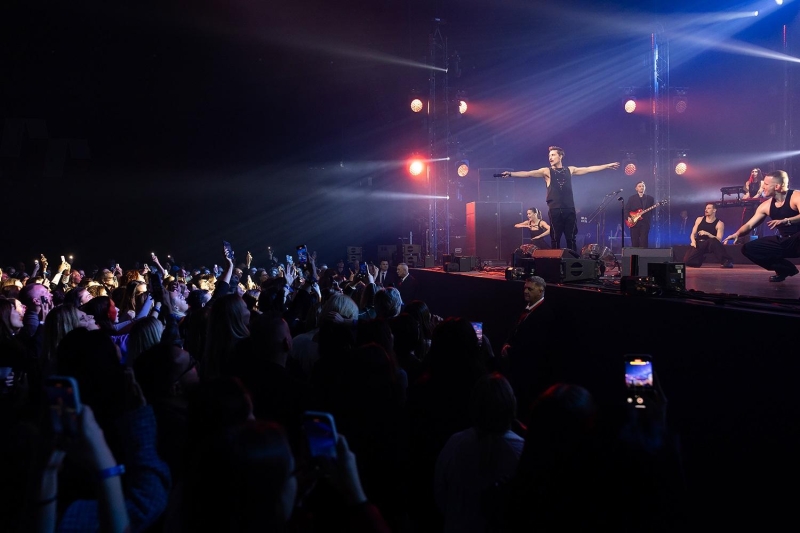 Дима Билан и Кети Топурия на вечеринке в честь 130-летия радио