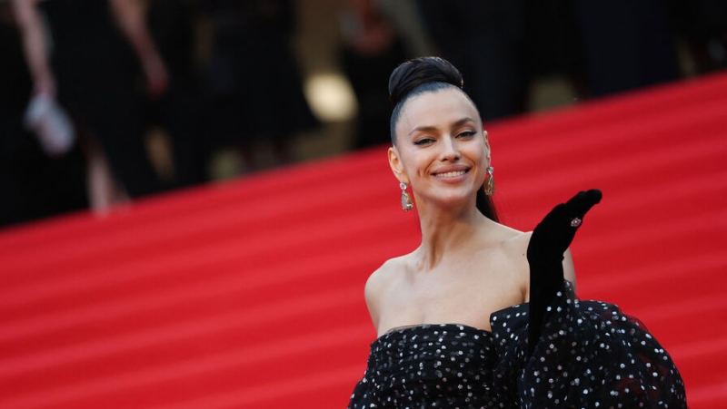 Ирина Шейк отпраздновала Хэллоуин с дочерью и Брэдли Купером