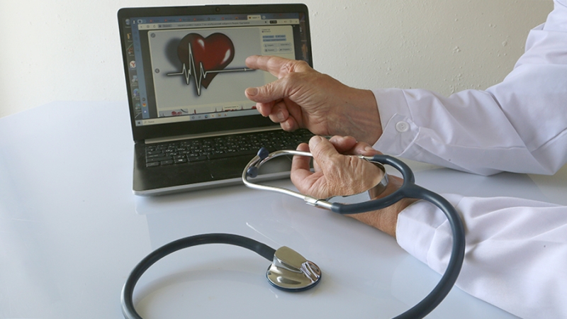 Кардиолог оценила возможность убрать холестериновые бляшки диетой