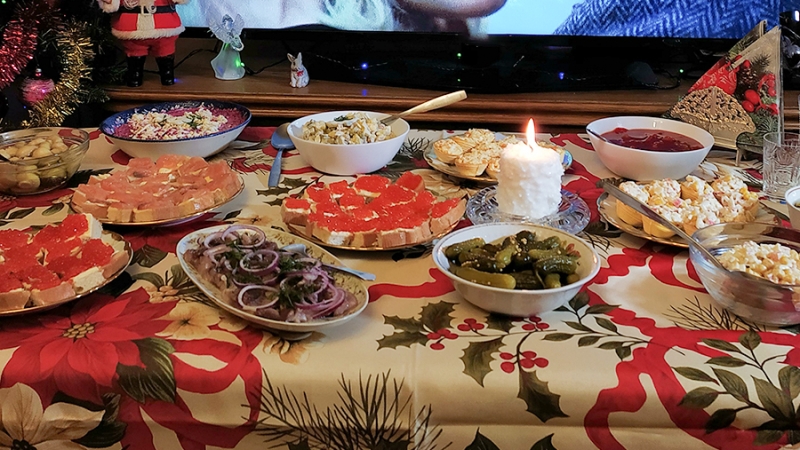 В Popular Science рассказали о влиянии праздничных трапез на набор веса