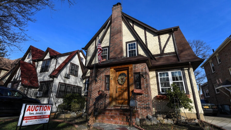 В США продают дом, где Трамп провел первые годы жизни