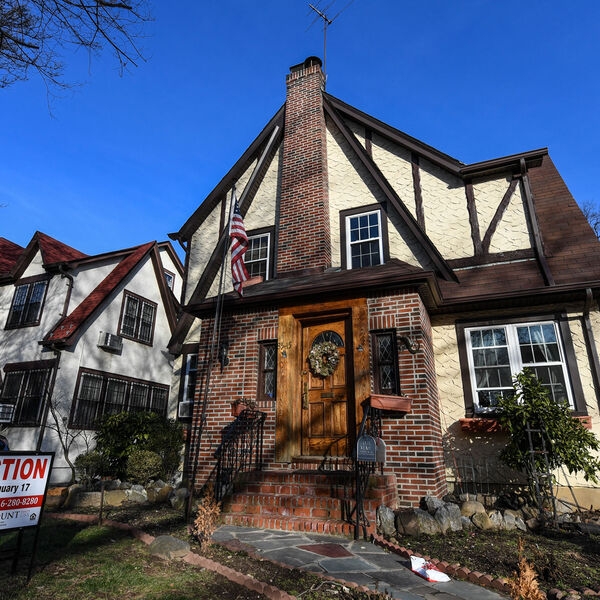 В США продают дом, где Трамп провел первые годы жизни