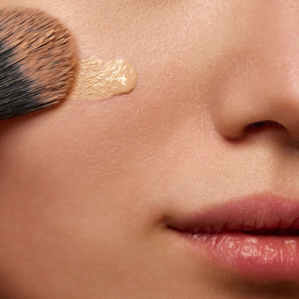 Врач назвала правило, которое подготовит кожу к макияжу