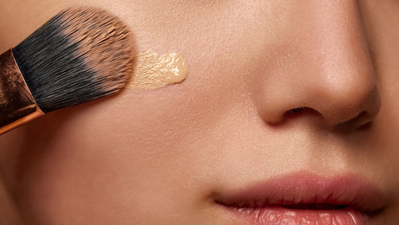 Врач назвала правило, которое подготовит кожу к макияжу