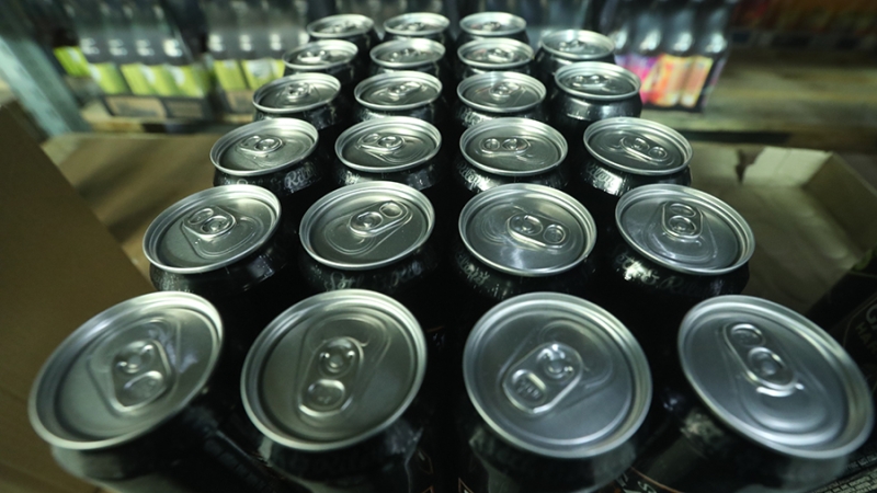 Врач предупредил о риске для здоровья из-за энергетиков