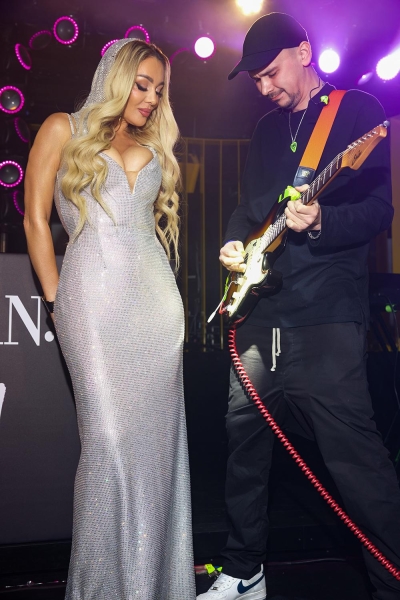 Серебряный блеск и атмосфера предсказаний: как прошла Celebrity Party Woman.ru 2025