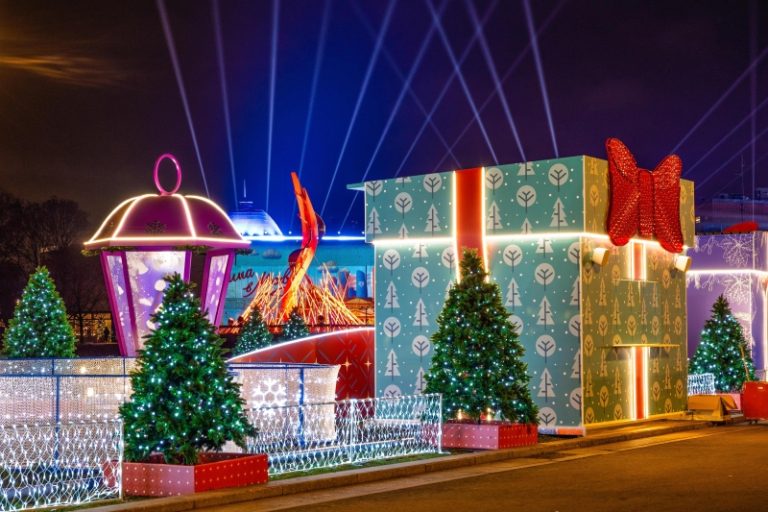 Северное сияние и аллея волшебных фонарей: как в Москве проведут зимние праздники