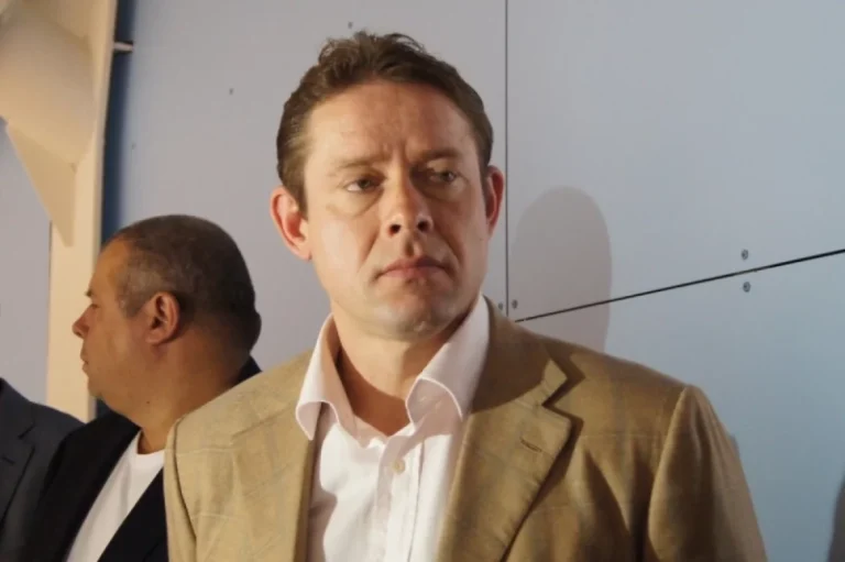 Дети — не имущество. Юрист высказался о разводе Буре