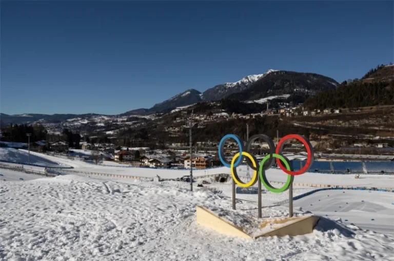 Канатка не готова, школьников запрут дома. Олимпиада-2026 сулит хаос