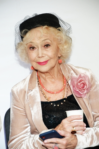 «Я не думала о семье, вся любовь была в театре»: Стаханова, Дроздов и Немоляева о плюсах и минусах пенсионного возраста