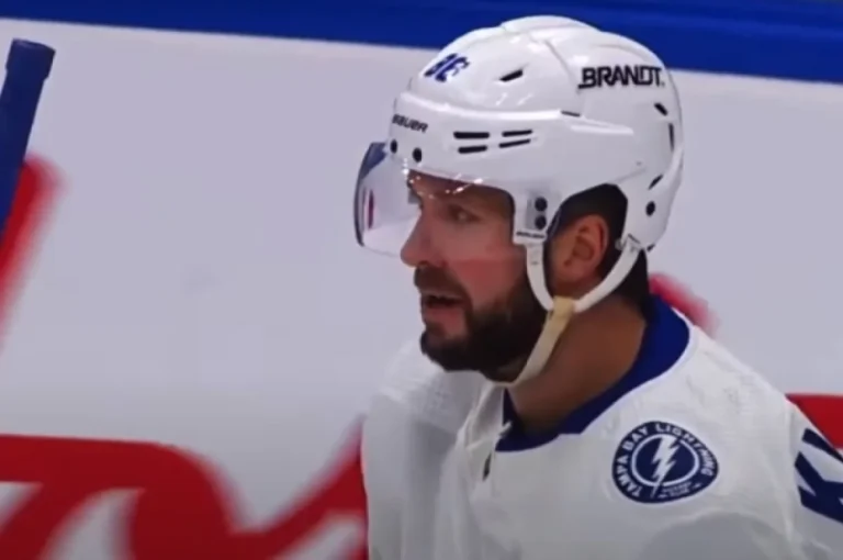 Тренер Плющев: наш хоккеист Никита Кучеров стал элитой мирового хоккея