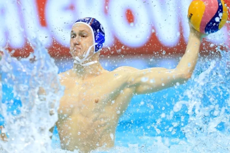 Незалежная струсила. Первый за 4 года матч Россия — Украина не состоялся