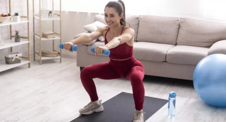 Приседания с гантелями: польза упражнения и техника выполнения