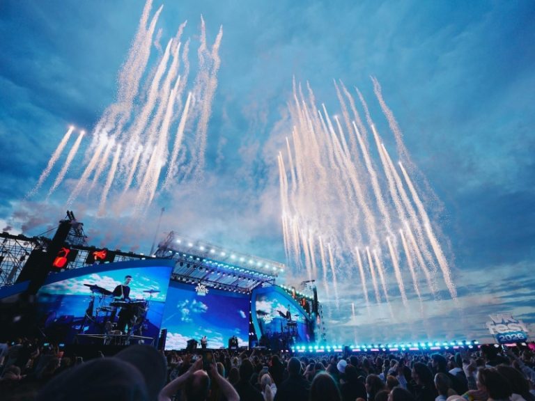 Секретный гость Ваня Дмитриенко и главные события VK Fest 2026 в Санкт-Петербурге